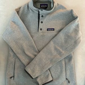 Woman’s Patagonia fleece pullover